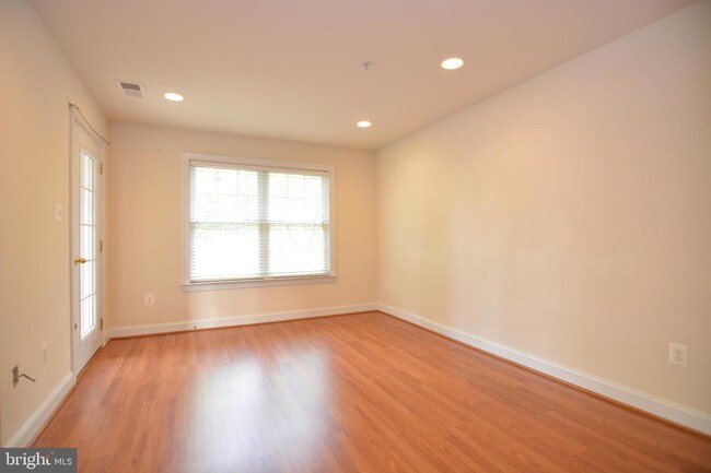 Building Photo - 8505 Ice Crystal Dr