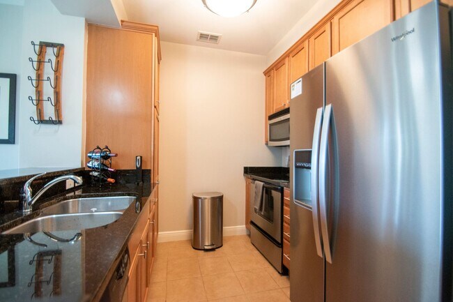 Building Photo - 8000 Via Sardina Way