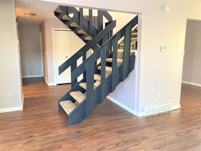 Building Photo - 377 Pleasant Meadows - 2 Bedroom 1.5 Bathr...