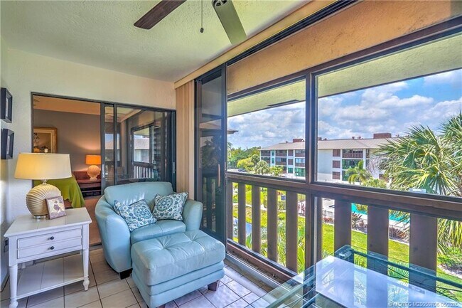 Foto del edificio - 166 SE St Lucie Blvd