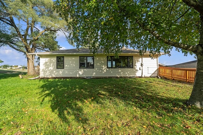 Building Photo - Longview Manor