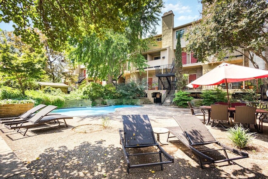 Photo - 5740 Martel Avenue Unit B3