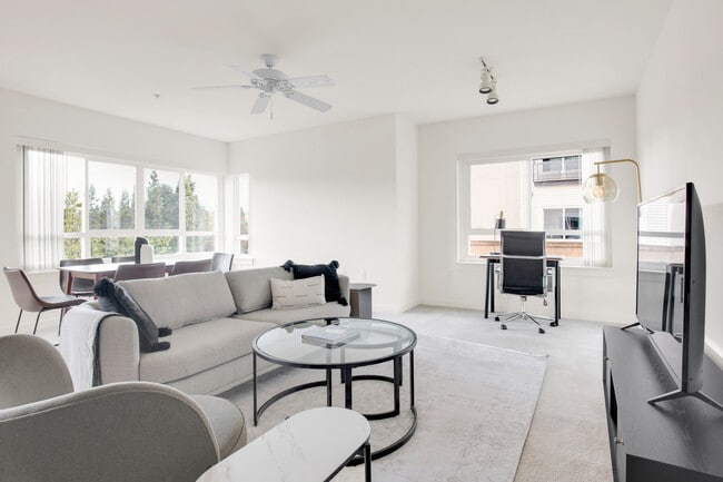 Building Photo - 10410 NE 2nd St