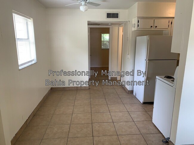 Building Photo - 8944 Temple Terrace Hwy