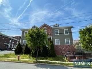 Primary Photo - 68 Feronia Way
