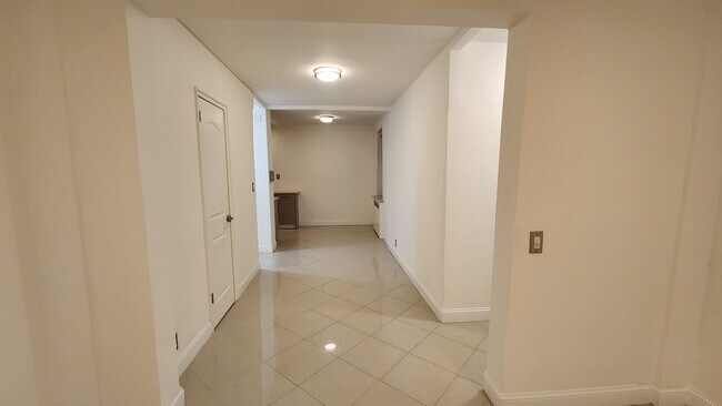 Foto del edificio - 6570 Booth St