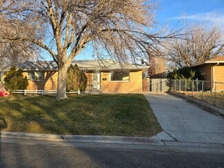 Building Photo - 238-244 Richardson Dr