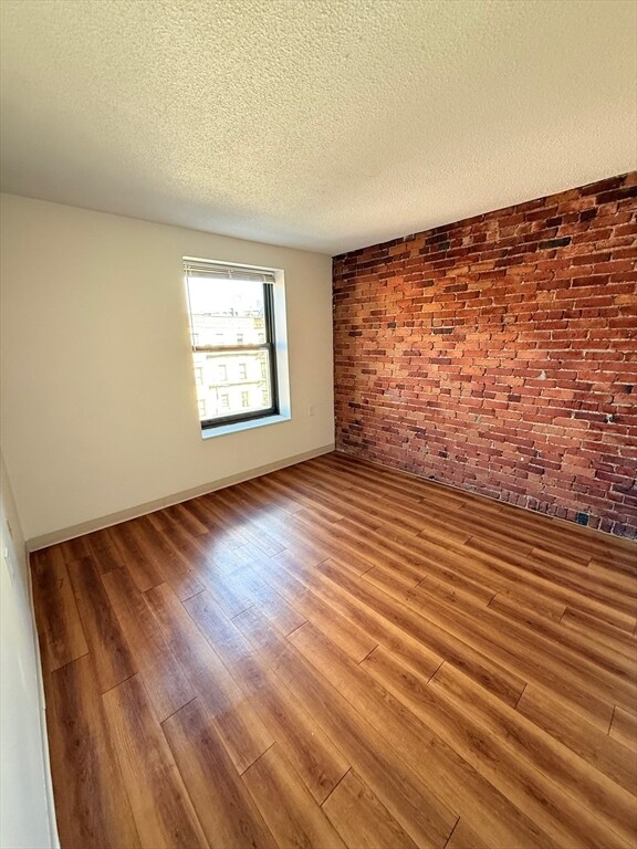 Foto del edificio - 66 Westland Ave