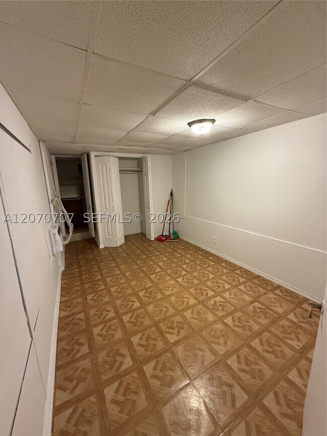Foto del edificio - 700 SW 8th St