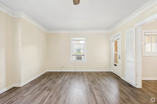 1 dormitorio, 1 baño - 900 pies cuadrados - Comedor - 529-541 S. El Molino Ave.