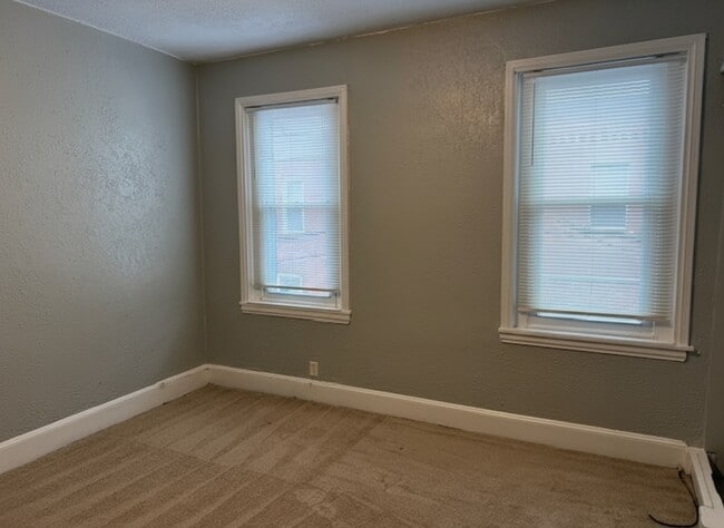 Building Photo - 612 Cross St