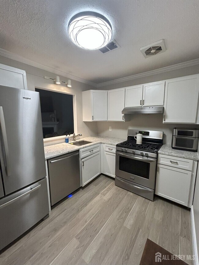 Foto del edificio - 715 Sunshine Ct