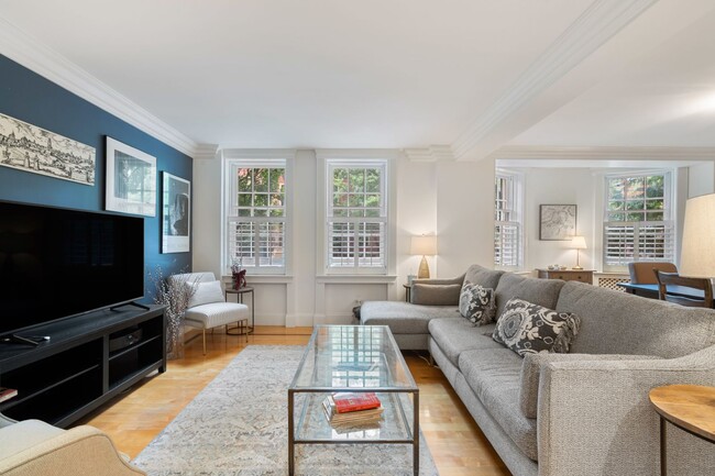 Building Photo - 137 Marlborough St