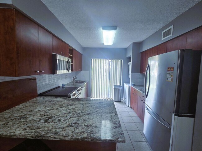 Foto del edificio - 1831 NW 94th Ave