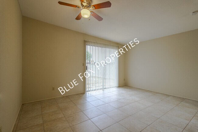 Foto del edificio - 2618 S Camino Seco