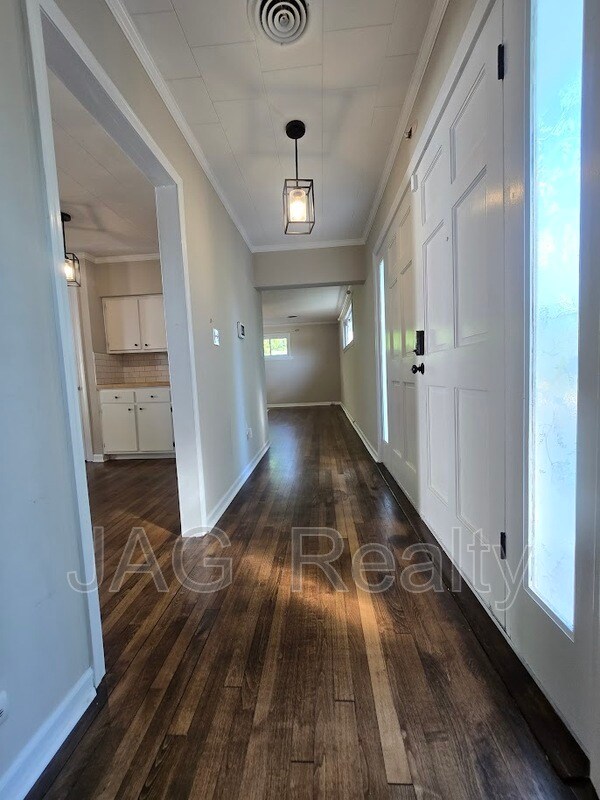 Foto del edificio - 328 W Liberty St