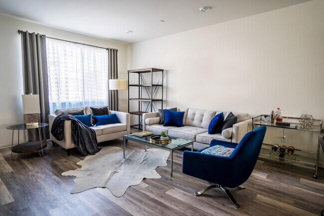 Foto del edificio - 14422 Strawberry Ln