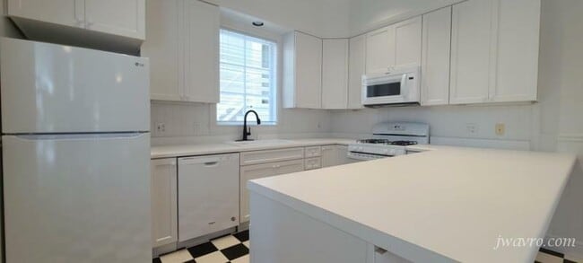 Building Photo - 43 Worth St