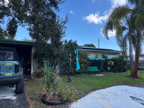 Building Photo - 6423 34th Terrace N