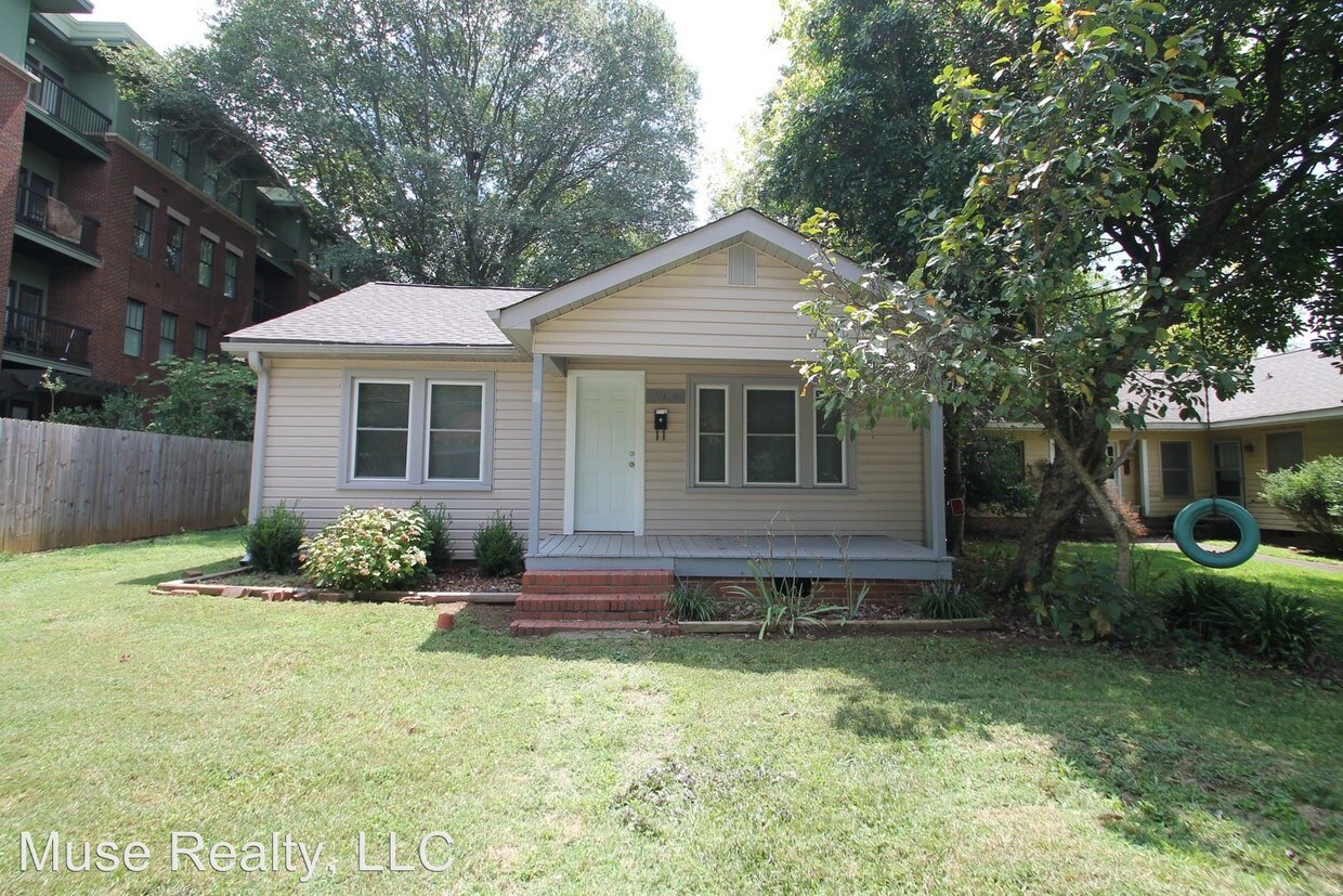 Primary Photo - 2 br, 1 bath House - 112 E Elliott Street
