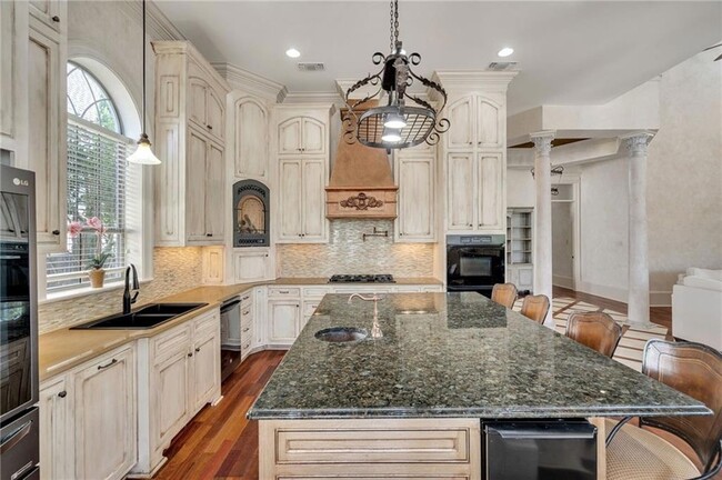 Building Photo - 21013 Waterfront E Dr