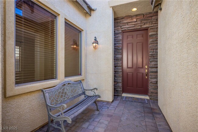 Foto del edificio - 8133 Chestnut Hollow Ave