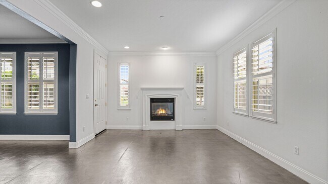 Building Photo - MODERN AND CONVENIENT 3 BR/2.5 BA LIVING I...