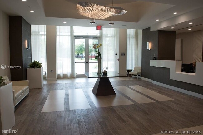 Building Photo - 1 br, 1 bath  - Midtown Doral