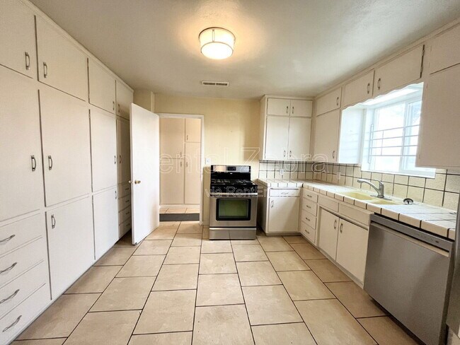 Foto del edificio - 11986 E Harvey Pettit Rd