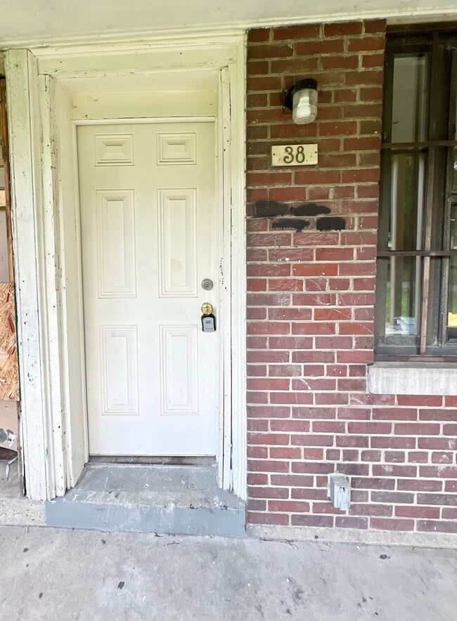 Building Photo - 38 College Ct