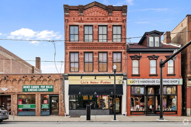 Building Photo - 2018 E Carson St