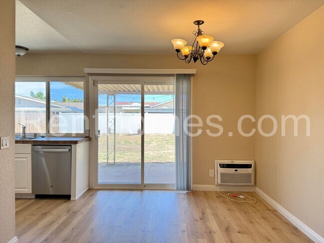 Foto del edificio - 8606 Ferndale St