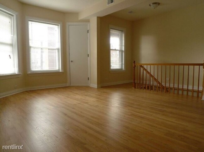Building Photo - 4701 N Malden St