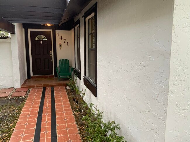Foto del edificio - 1471 E Sandpiper Cir