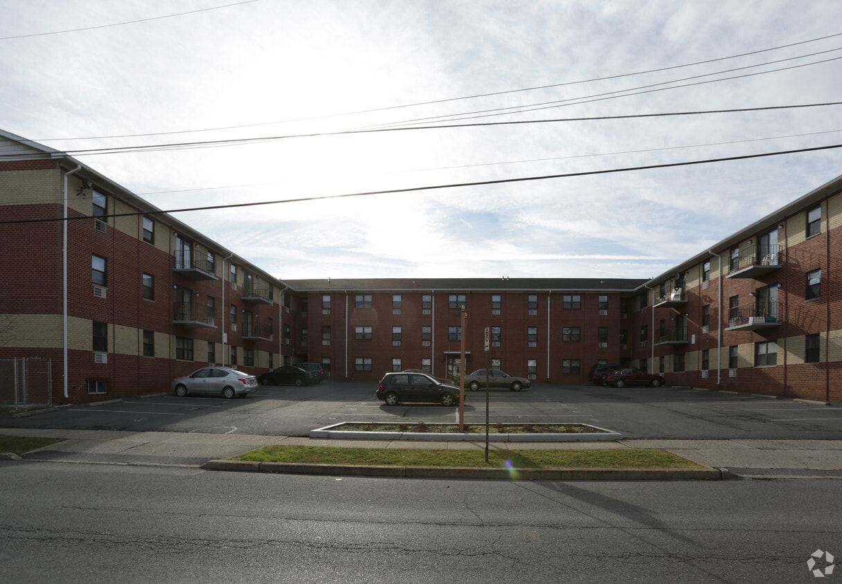 Butler Arms Apartments - Hampton Commons
