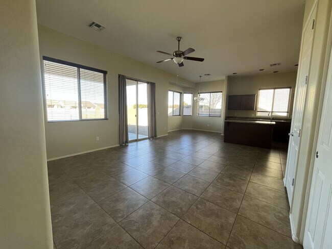 Foto del edificio - Great Three Bedroom with Solar ~ Granville