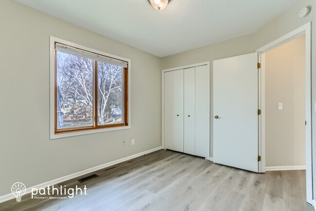 Foto del edificio - 2596 Brittany Lane, Woodbury, MN, 55125