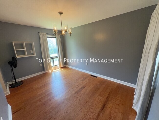 Foto del edificio - 1002 E 18th St