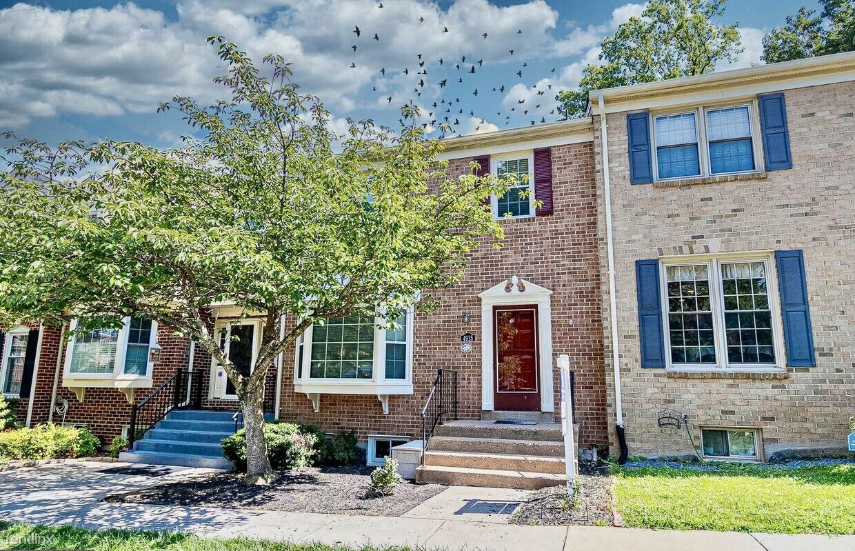 Primary Photo - 4 br, 3.5 bath House - 4915 Carriagepark Rd