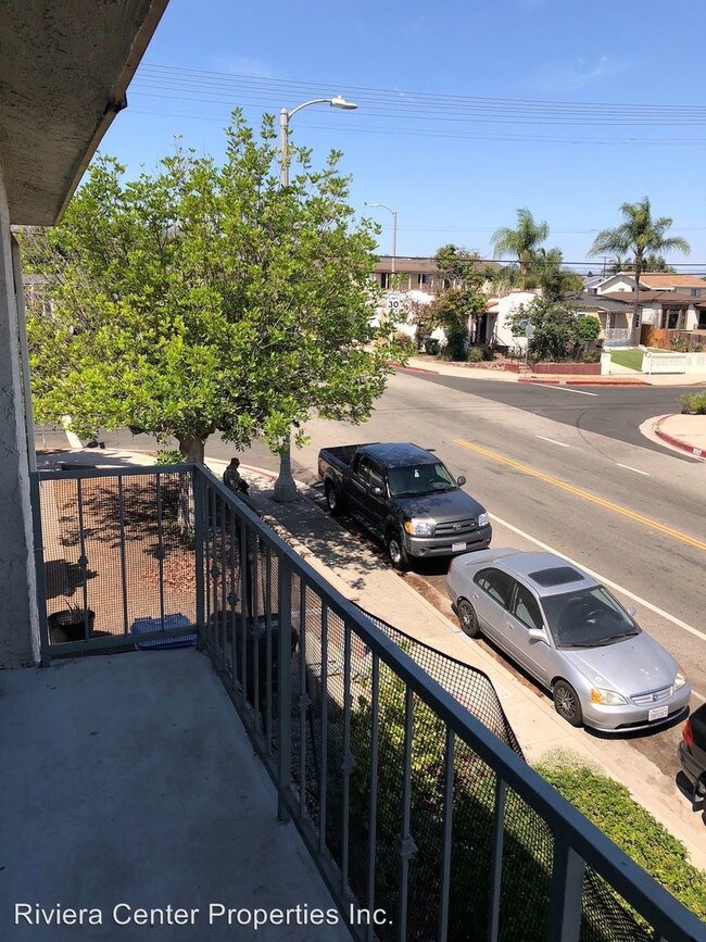 Building Photo - 889 W Summerland Ave