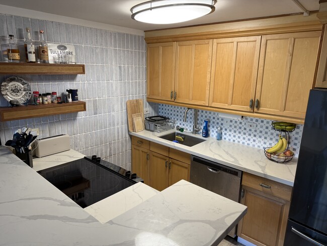 Building Photo - 68-055-055 Akule St