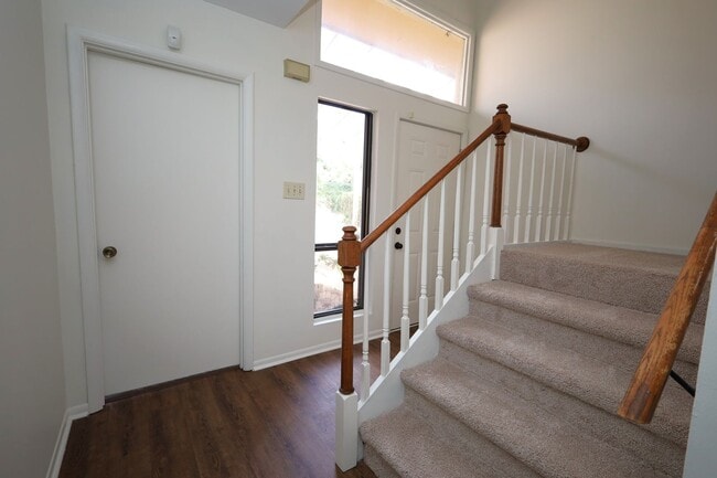 Building Photo - 1307 Baytree Dr