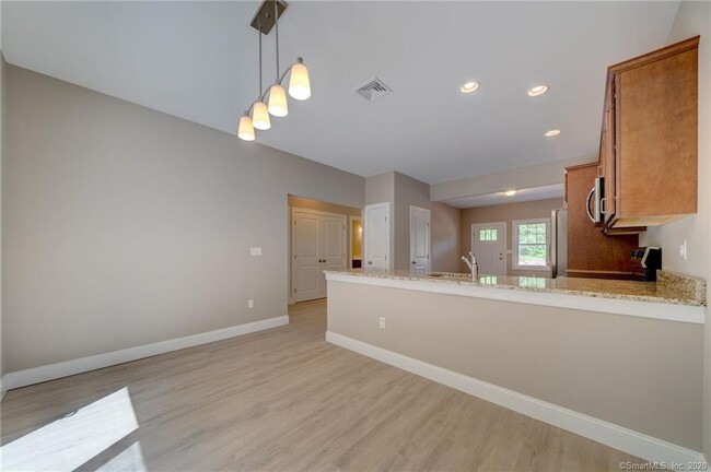 Building Photo - 37 Hunters Ln