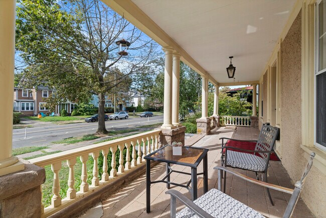 Foto del edificio - 809 Edgewood Ave