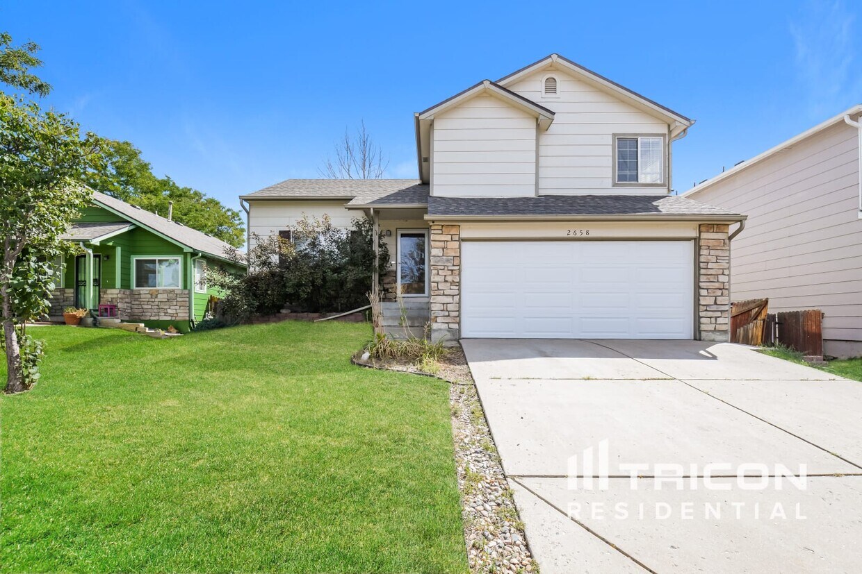 Foto principal - 2658 Comanche Creek Dr