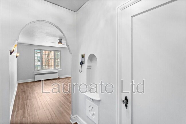 Foto del edificio - 1050 N Pearl St