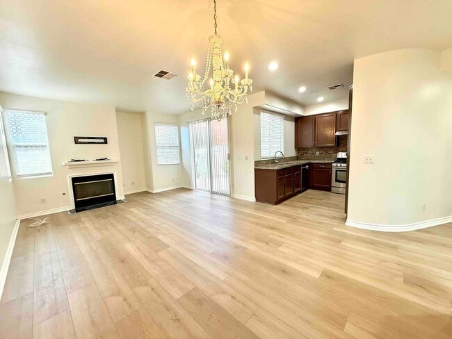 Building Photo - Gated Community - Updated Harbor City Townhouse - 3 bed / 2.5 bath