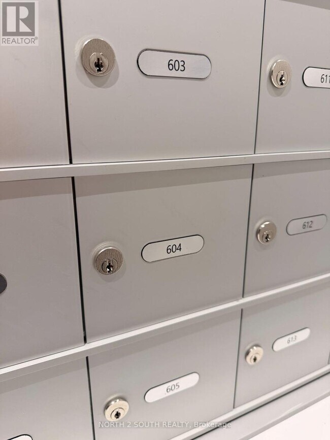 Building Photo - 1720 Bayview Ave