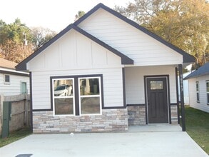 Building Photo - 16963 W Juneau St