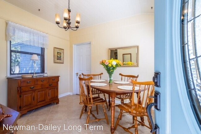 Building Photo - 2 br, 1 bath House - 262 Beachview Drive